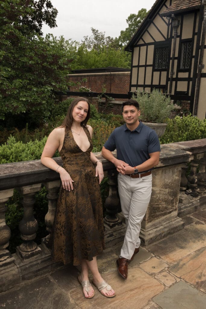 Historic estate portrait session at Agecroft Hall & Gardens